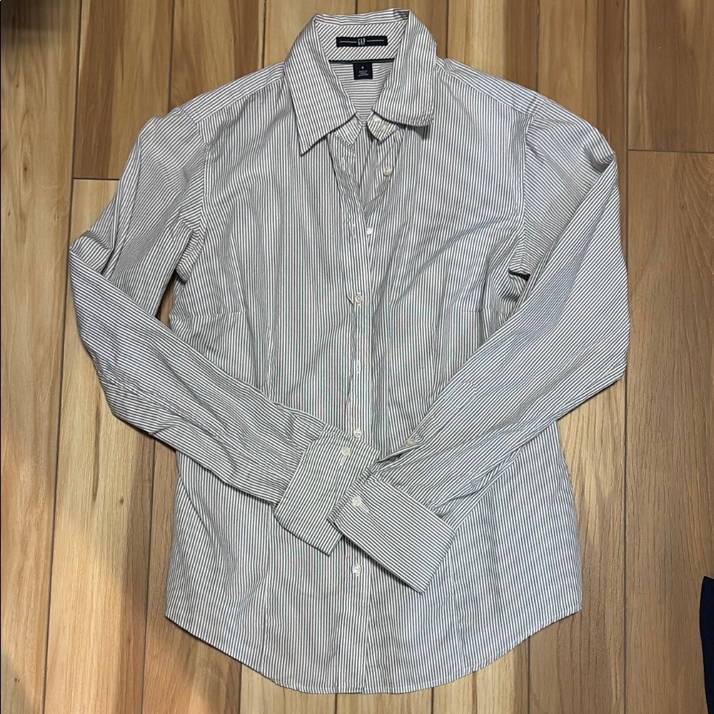 GAP Black and White Button Down Shirt